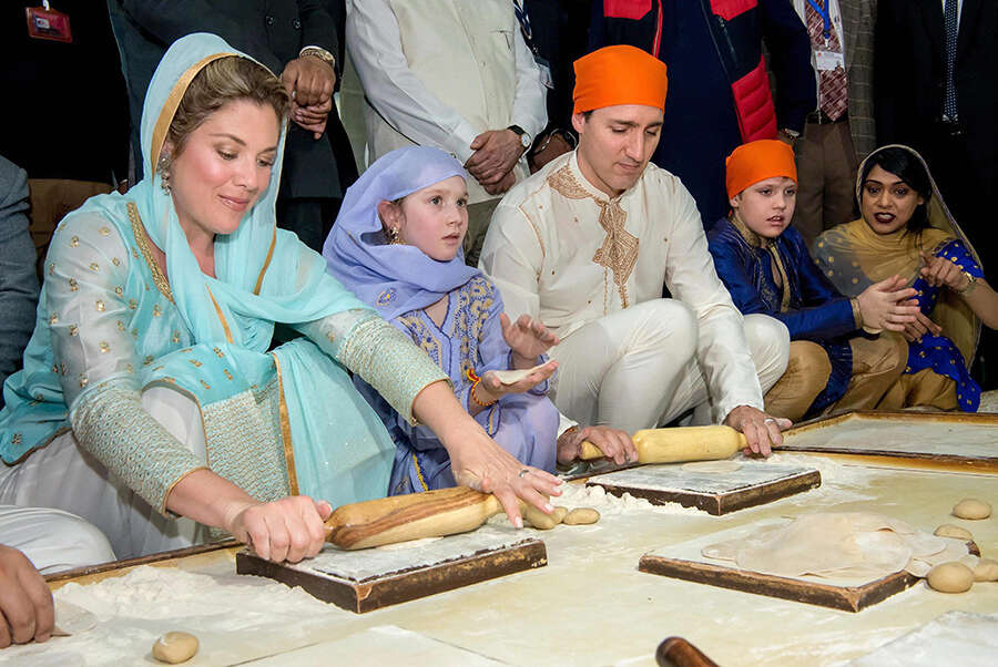 Trudeau rolls 'chapatis' at the Golden Temple