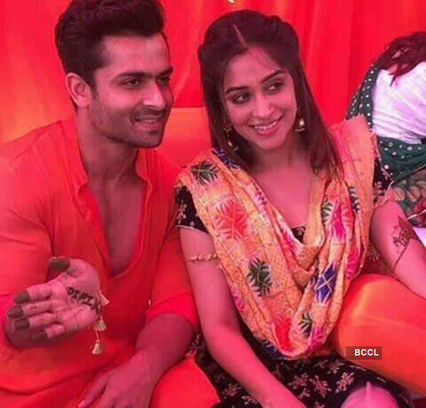 Intimate party pictures of Shoaib & Dipika Kakar Ibrahim on her birthday