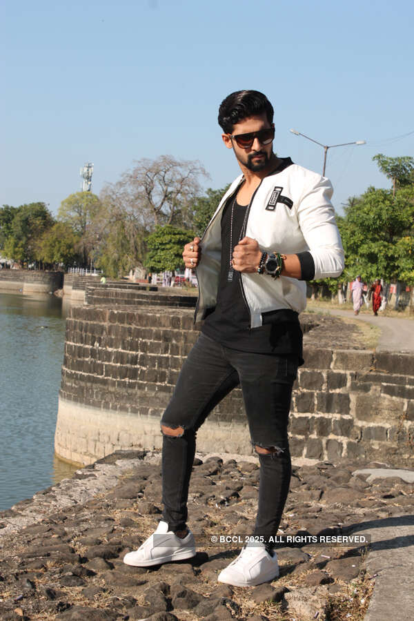 Ravi Dubey