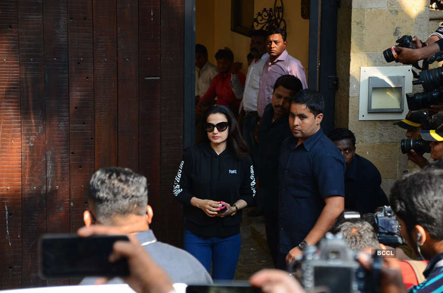 Stunned Bollywood celebrities visit Anil Kapoor's residence to offer condolences