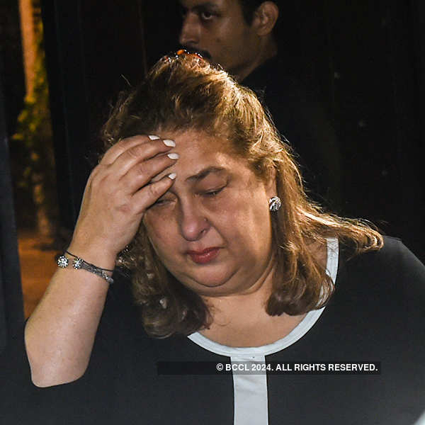 Stunned Bollywood celebrities visit Anil Kapoor's residence to offer condolences