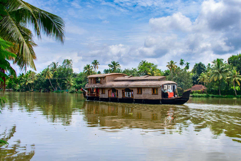 tours and travels ernakulam