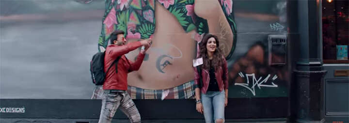  Chaalbaaz Movie: Showtimes, Review, Songs, Trailer, Posters, News ...