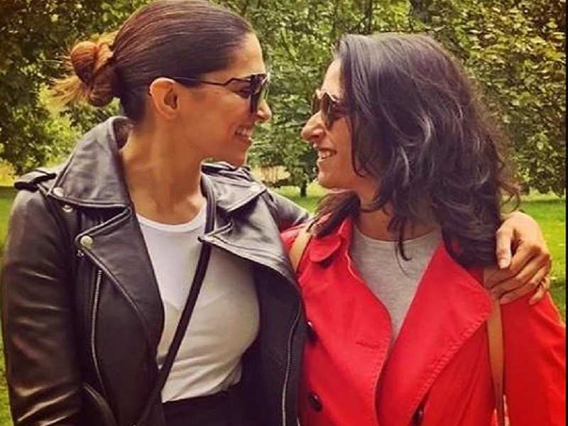 Photos Deepika Padukone And Her Sister Anisha Padukone S Candid Pictures