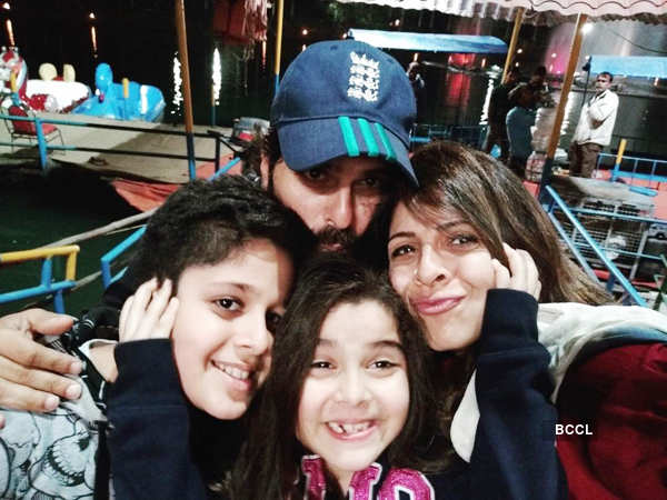 Tanaaz Irani shares a PDA moment with hubby Bhakhtyar