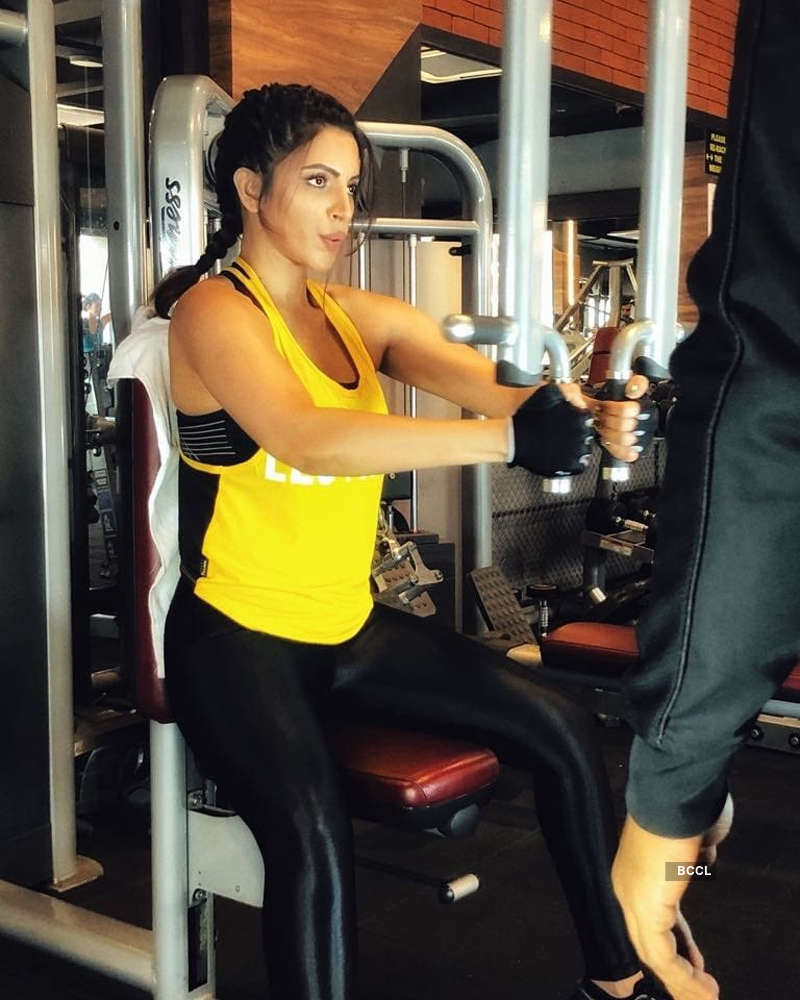 Workout photos of these TV stars will motivate you to hit the gym