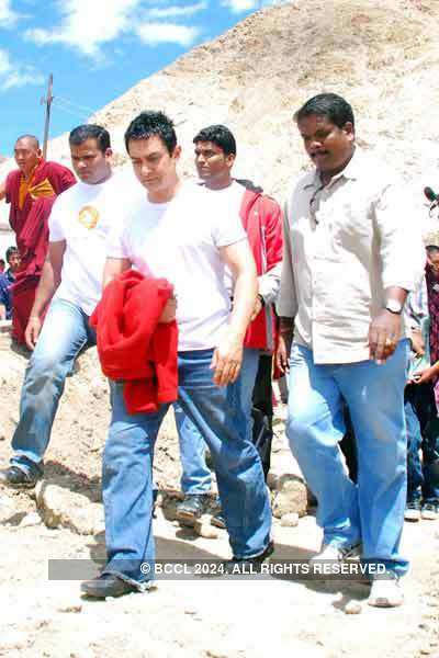 Aamir visits Leh