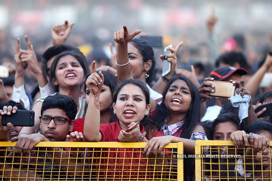 Mankirt Aulakh performs at Hans Raj College