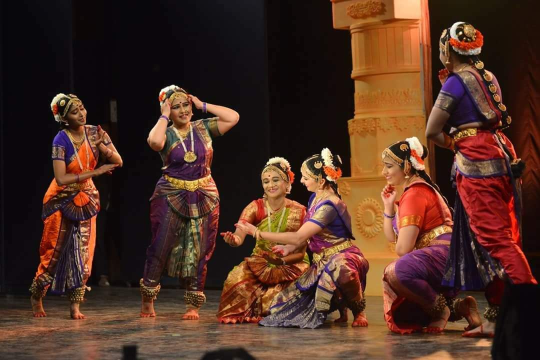 Yashwantrao Chavan Natyagruha: Dancing to the tunes of Geet Ramayana ...