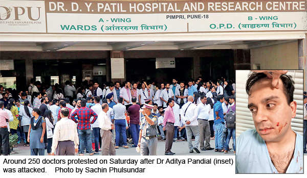 Dy Patil Medical College Deceased Patient S Kin Attack Doctors At Dy Patil Medical College