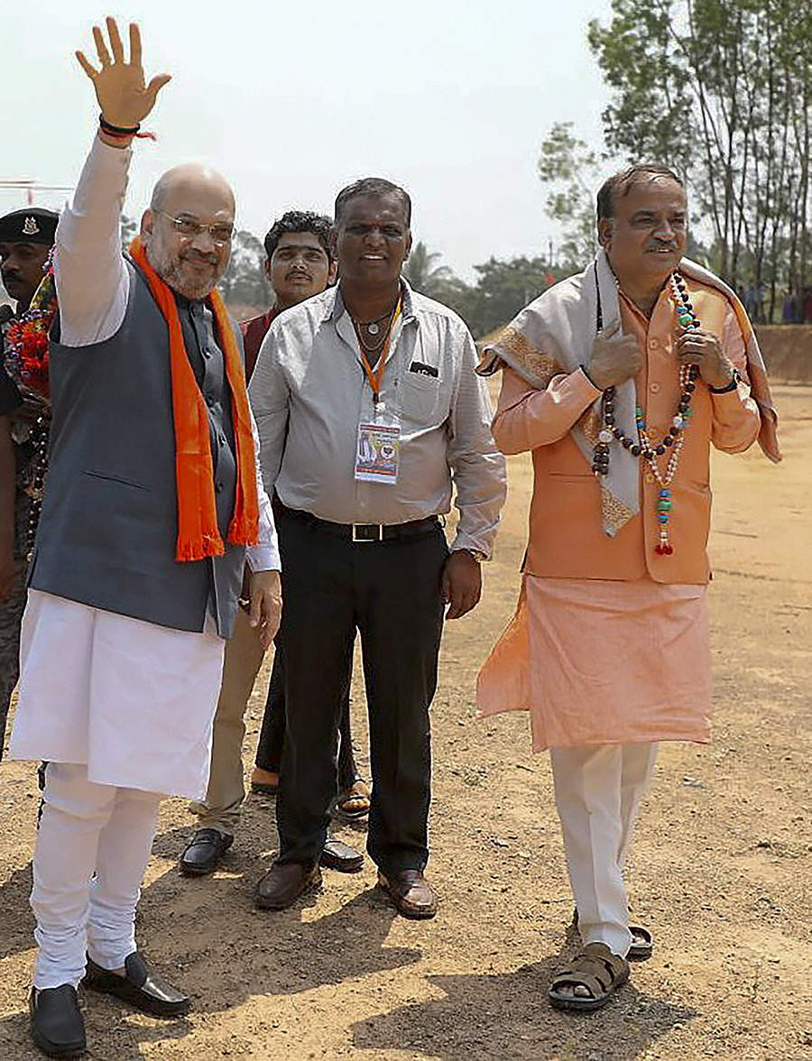 Amit Shah visits poll-bound Karnataka