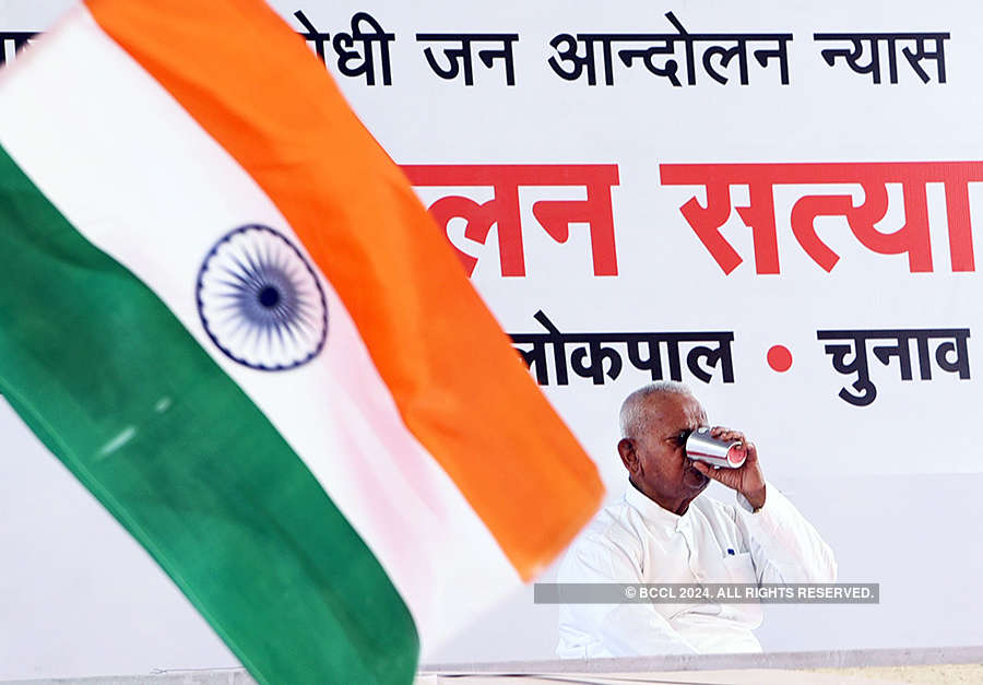 Anna Hazare, traders hold rallies at Ramlila Maidan