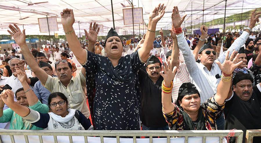 Anna Hazare, traders hold rallies at Ramlila Maidan