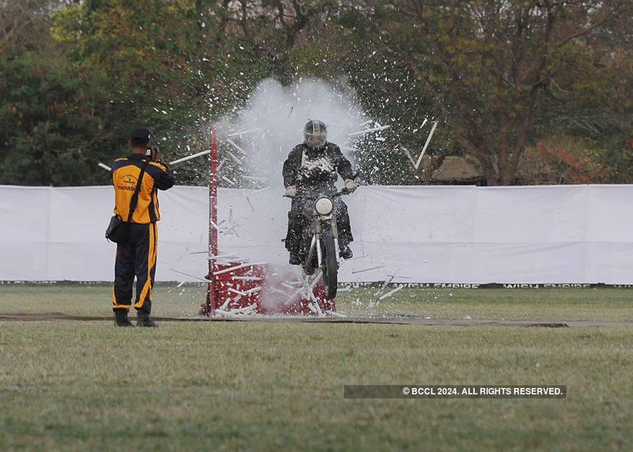 Rajasthan Day: Army performs mind-blowing stunts