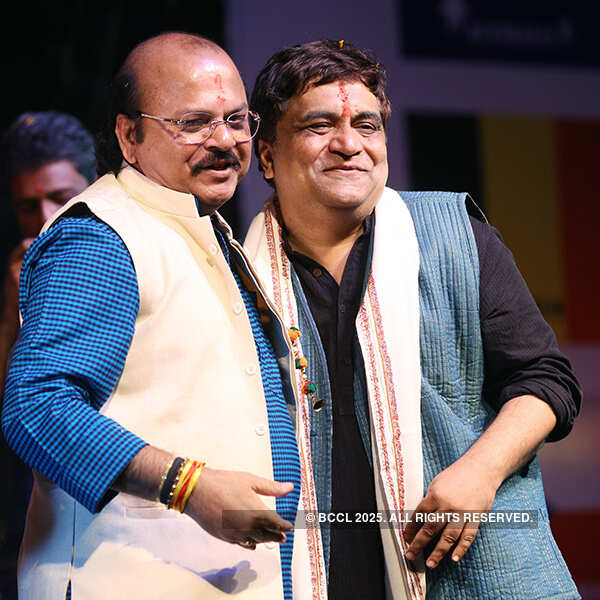 Waman Kendre and Swanand Kirkire