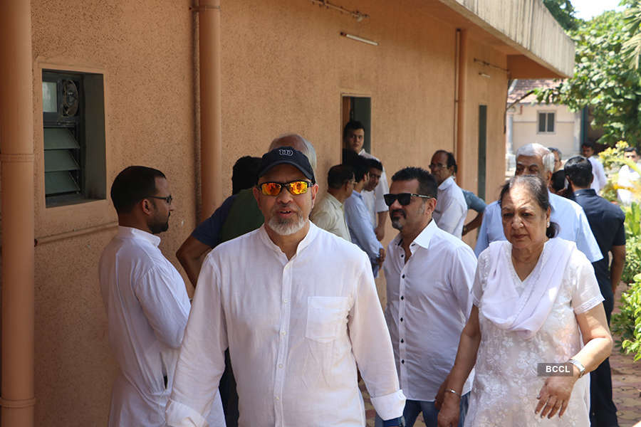 Celebs attend Nikkhil Advani's mother's funeral