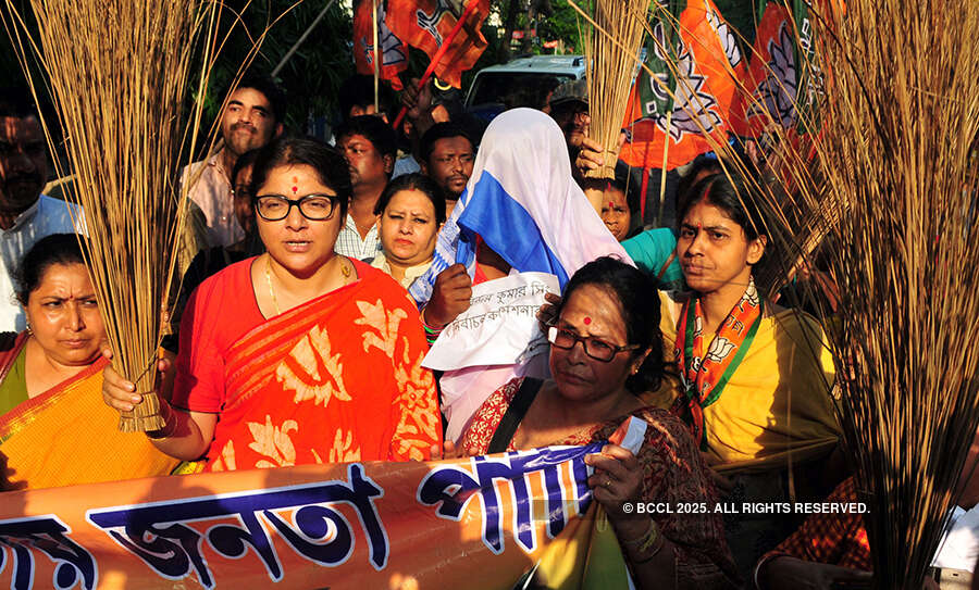 BJP members beat up police with broom