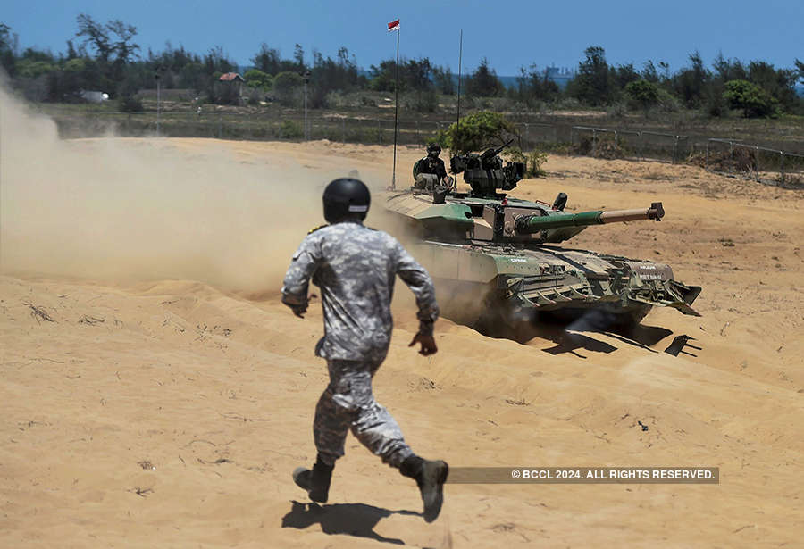 DefExpo 2018: Indian forces pull off jaw-dropping stunts