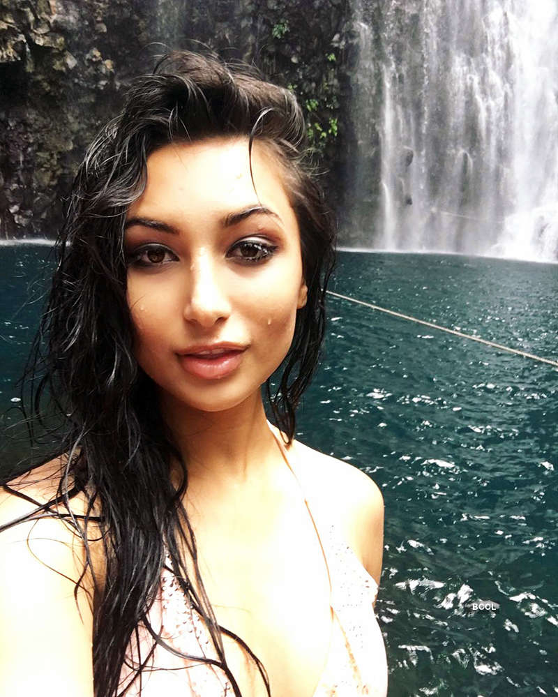 Bikini pictures of this Pakistani beauty queen take the internet by storm