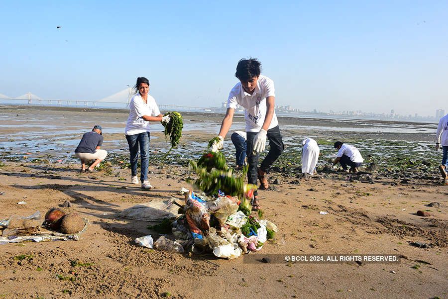 World Earth Day: Dia Mirza cleans up Dadar Beach