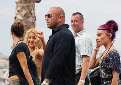 Shakira on the sets of 'Sale El..'