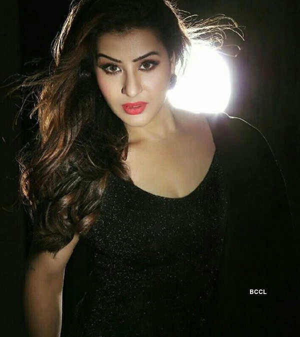 Bigg Boss 11 winner Shilpa Shinde shuts trolls with a wink