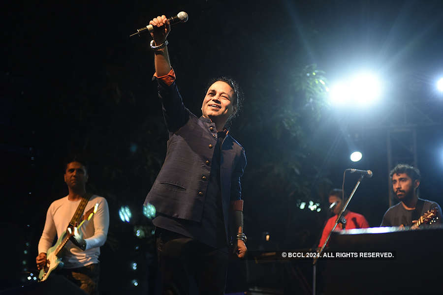 Kailash Kher performs at Gwyer Hall