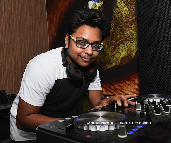 DJ Tuhin