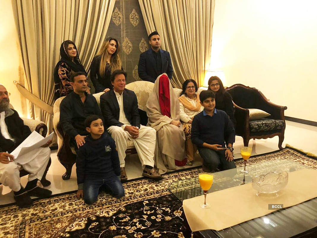 This is the reason why Imran Khan's third wife Bushra Maneka left him
