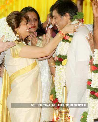 Tharoor weds Sunanda