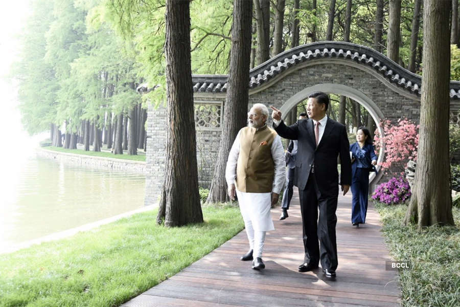Day 2 of Wuhan summit: Modi, Xi enjoy boat ride, hold ‘chai pe charcha’