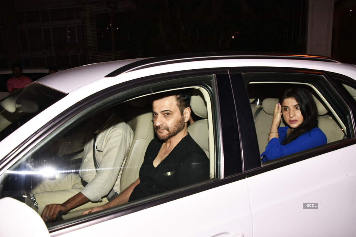 Sonam Kapoor&rsquo;s mansion lights up, countdown begins for her grand wedding, see pictures