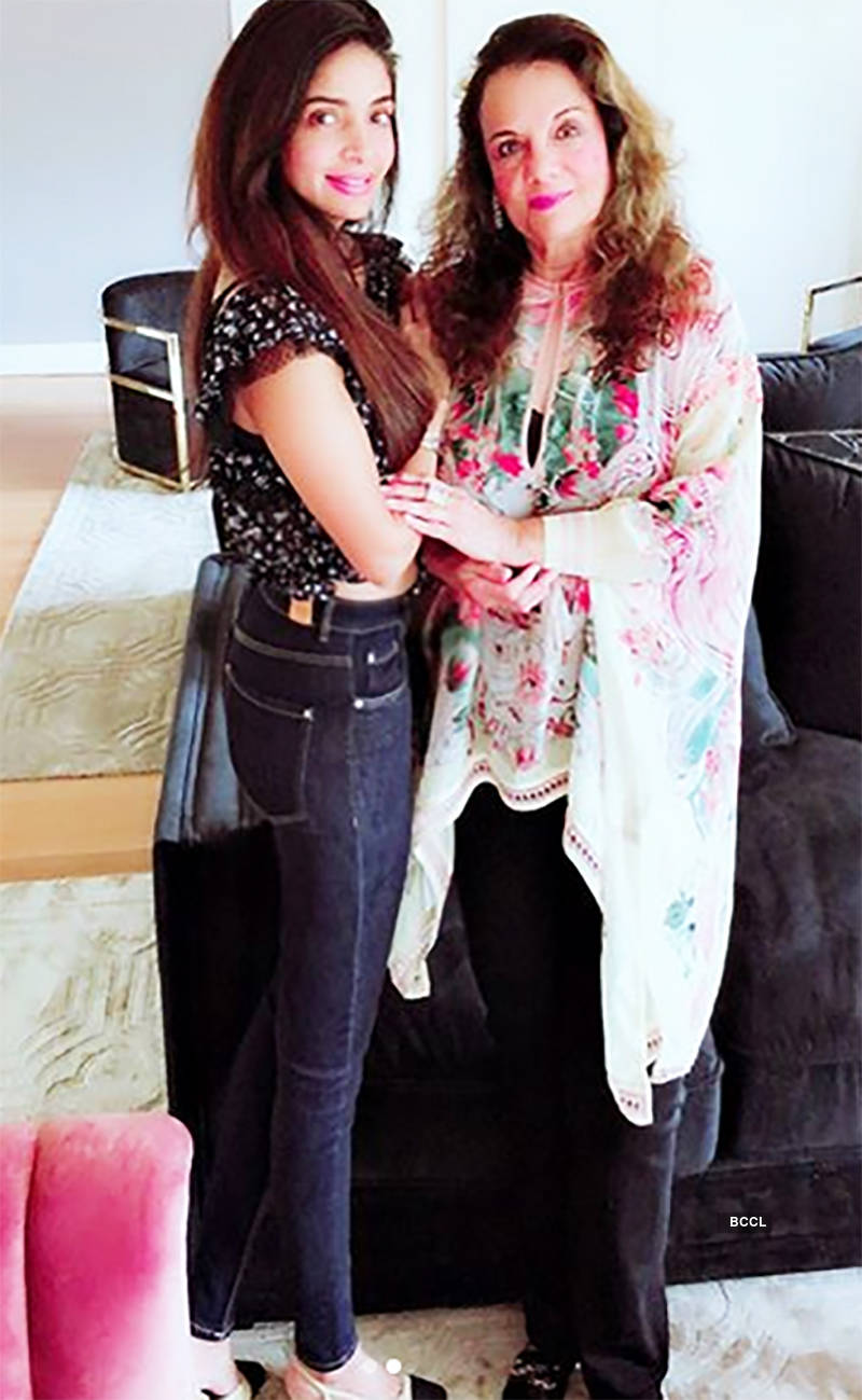 Veteran actress Mumtaz’s stunning daughter Tanya says her mother is ‘happy & healthy’ amid death rumours