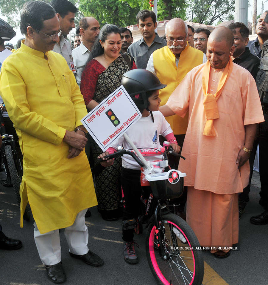 Yogi Adityanath flags off ‘Run for Safety’ rally