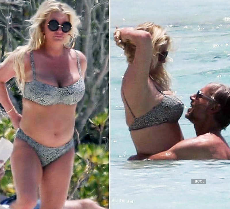Jessica Simpson Photos: Jessica Simpson takes the internet by storm with  her steamy vacation pictures