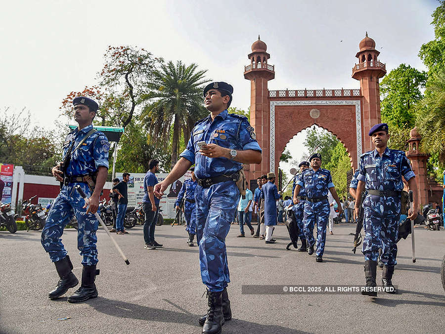 Violence erupts at AMU campus over Jinnah’s portrait