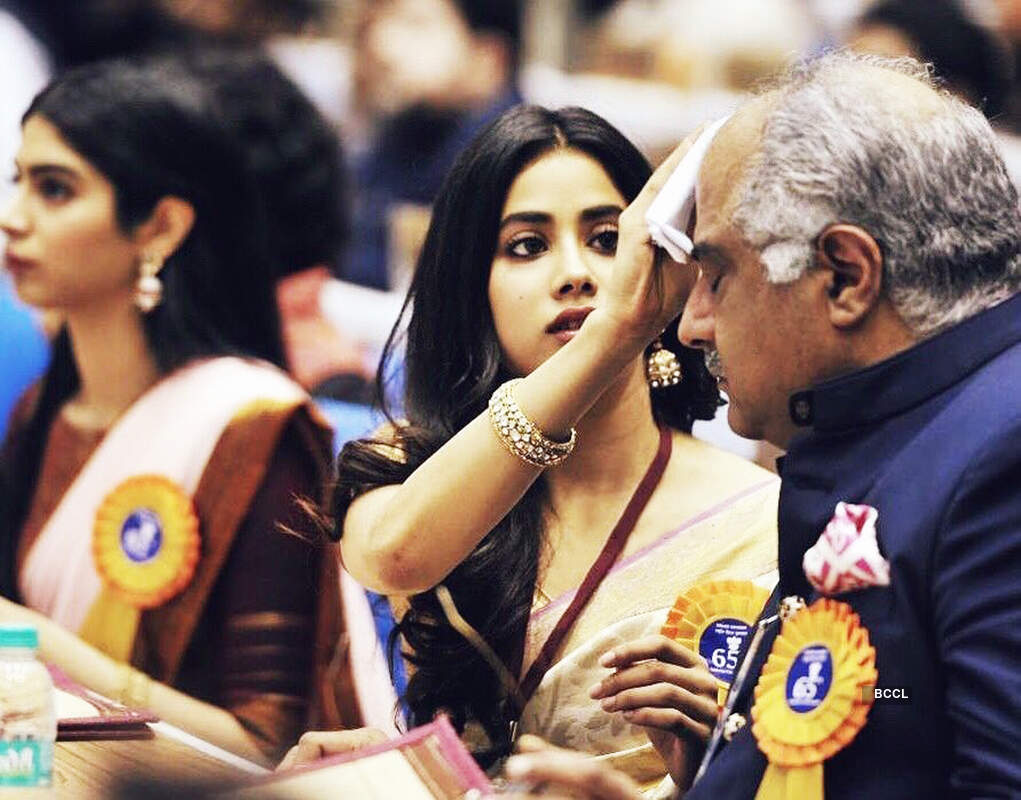 Janhvi Kapoor Photos