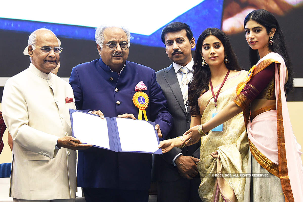 Janhvi consoles teary-eyed Boney Kapoor as Sridevi gets honoured at National Film Awards, see heartbreaking pics