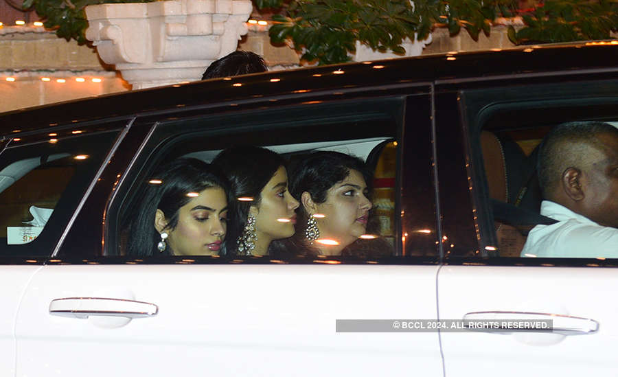 Celebrities attend Sonam Kapoor’s starry mehendi ceremony