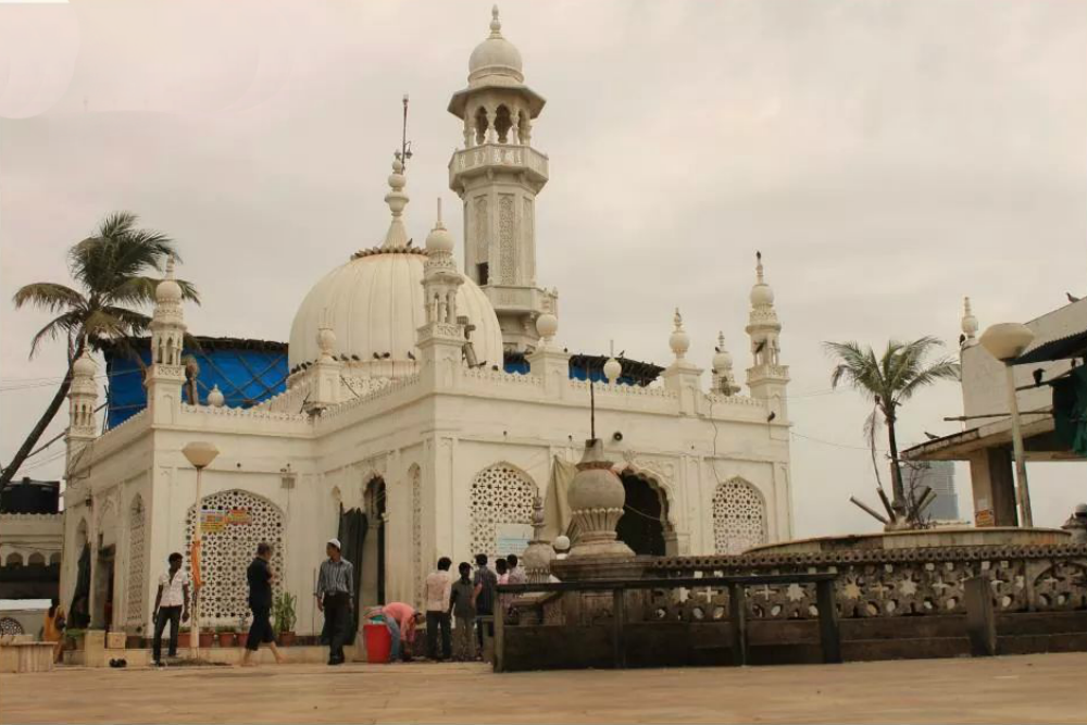 Haji Ali Dargah - all that you need to know about this floating wonder