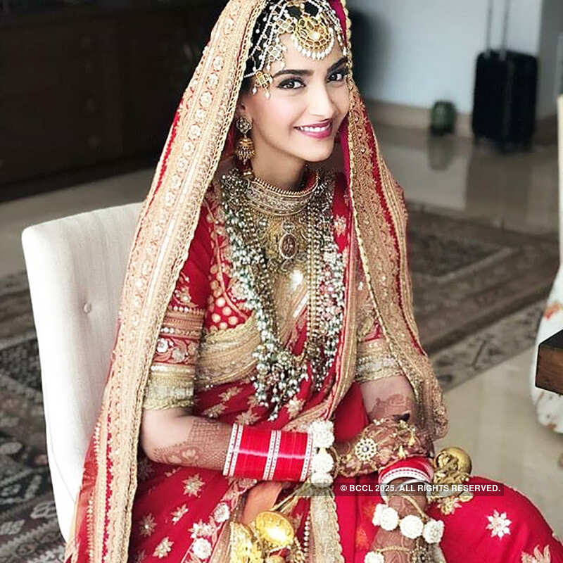 Bride Sonam Kapoor looks bright in red on her wedding day