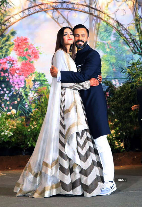 Photos of fun-filled wedding reception of Sonam & Anand where the whole Kapoor family re-united