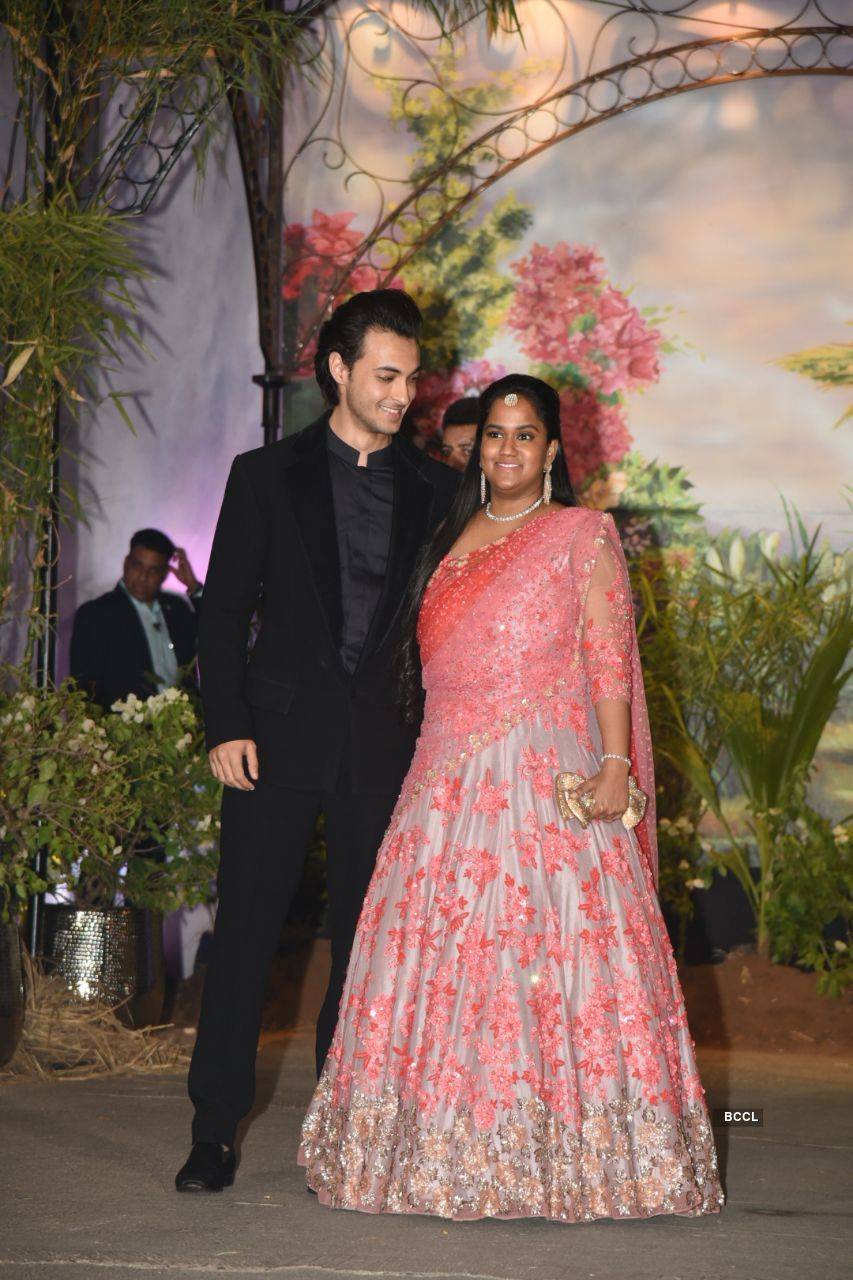 Photos of fun-filled wedding reception of Sonam & Anand where the whole Kapoor family re-united