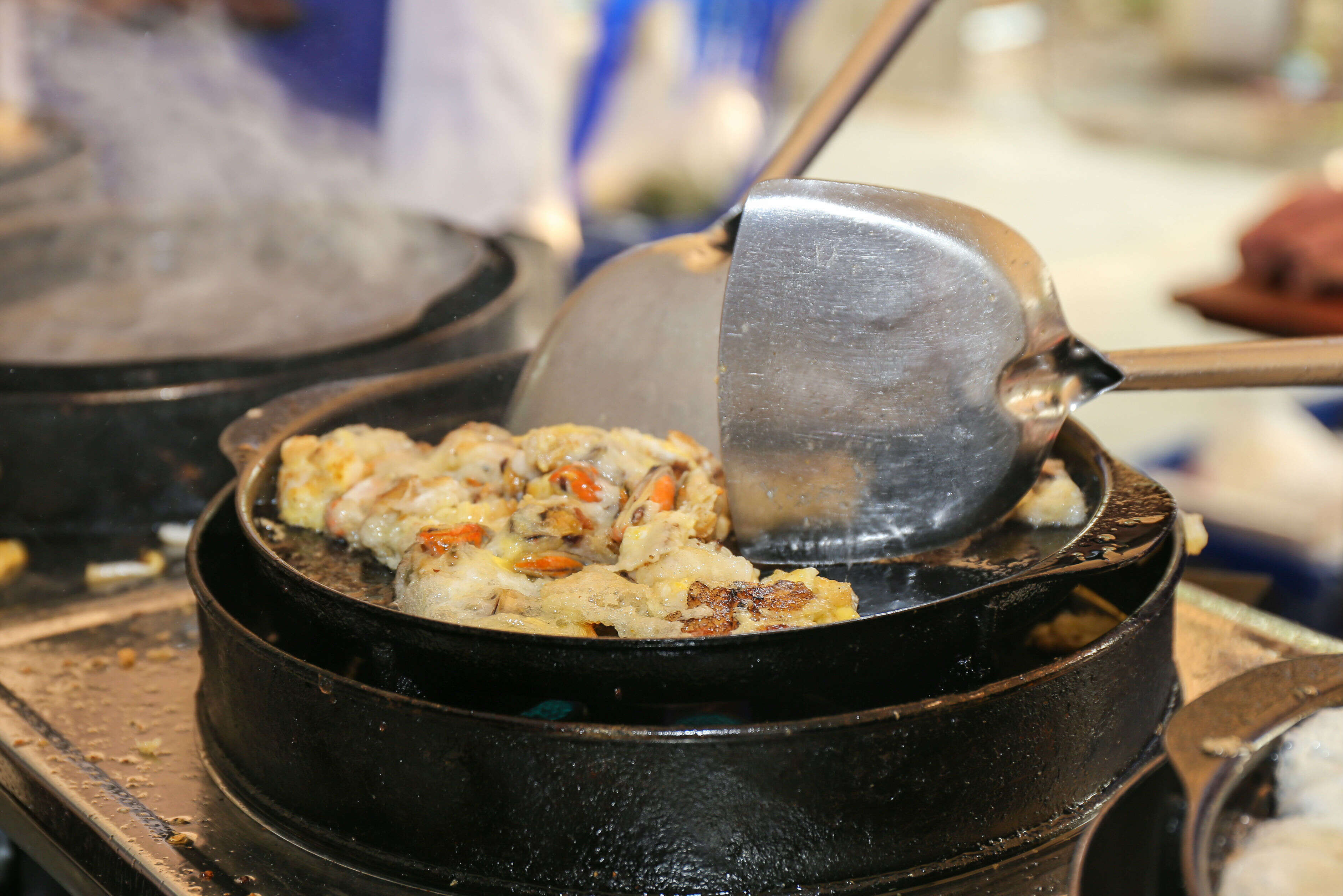 Food tripping on the streets of Bangkok hoy tod