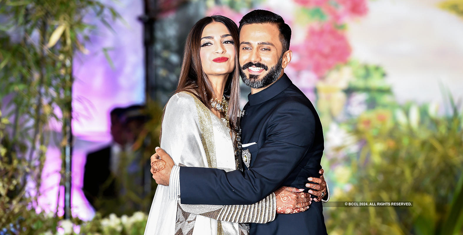 Best Shots From Sonam Kapoor & Anand Ahuja’s Starry Wedding Reception ...