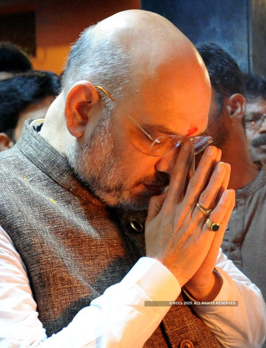 Politicians intensify blitz as countdown begins in poll-bound Karnataka