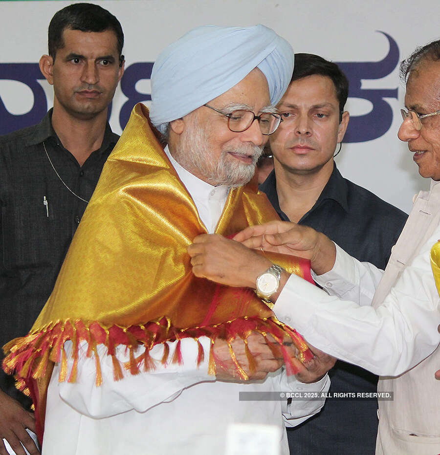 Politicians intensify blitz as countdown begins in poll-bound Karnataka