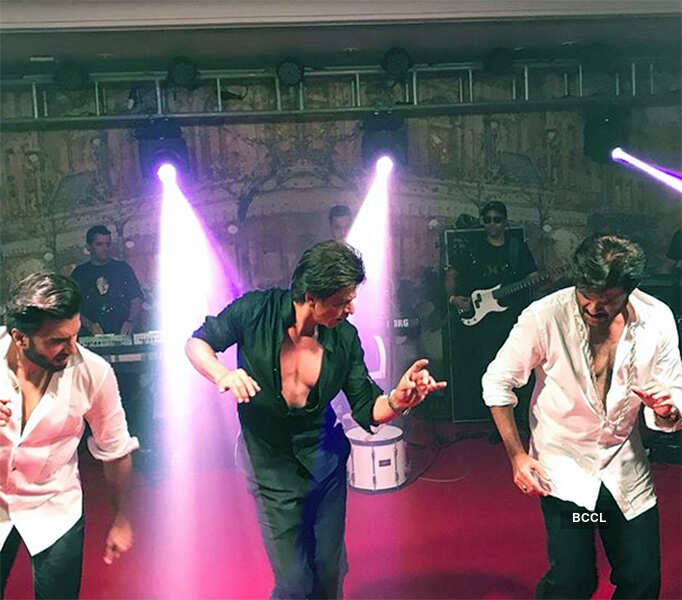 Shah Rukh Khan and Salman Khan dance photos