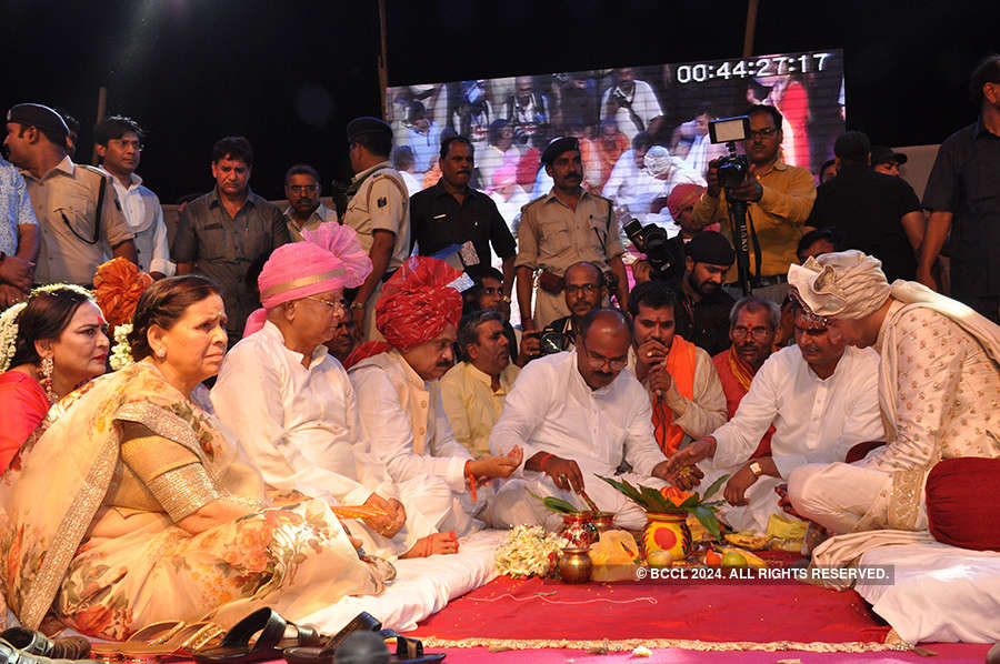 Pictures of Lalu Yadav's son's big fat wedding