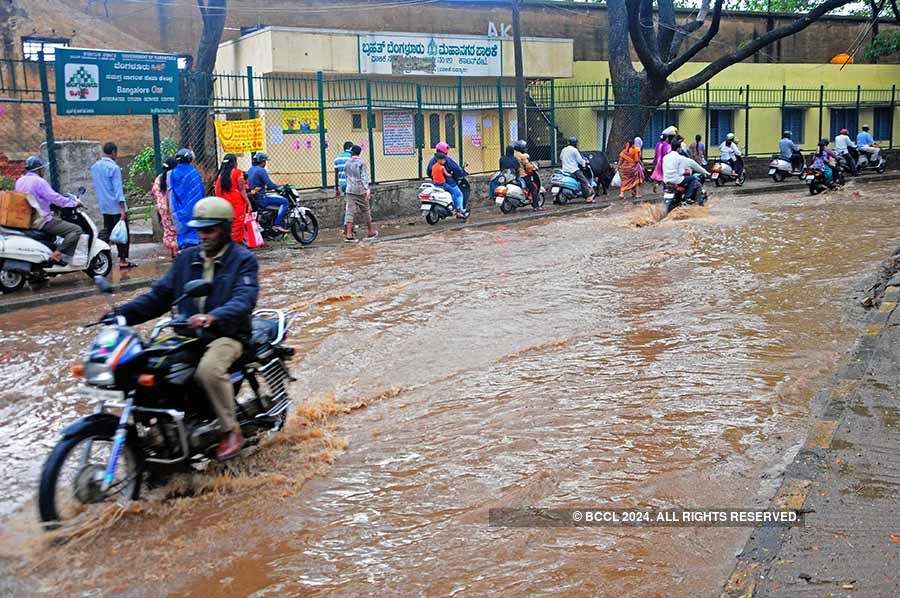 At least 60 killed as storm and rain hit several parts of India